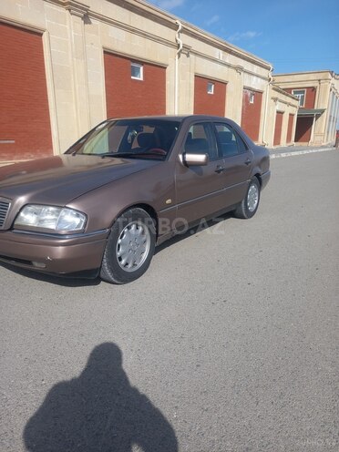 Mercedes E 220 1995, 267,319 km - 2.2 л - Gəncə