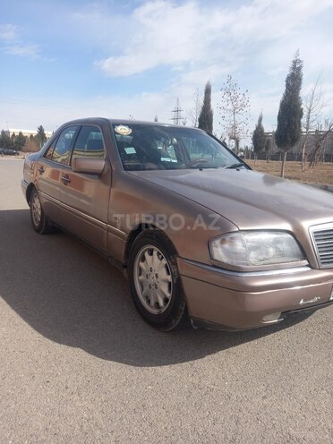 Mercedes E 220 1995, 267,319 km - 2.2 л - Gəncə