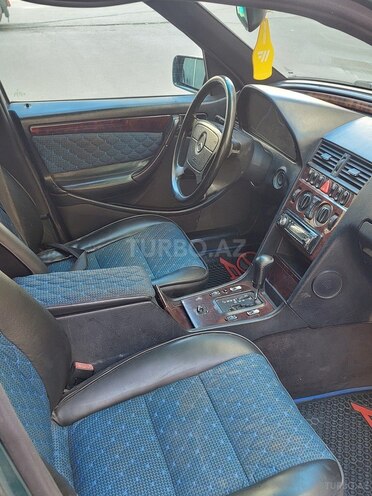Mercedes C 250 1999, 572,000 km - 2.5 l - Bakı