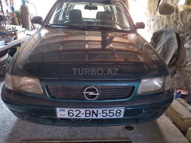 Opel Astra 1997, 450,000 km - 1.6 l - Zaqatala