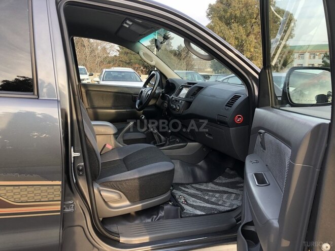 Toyota Hilux 2012, 103,000 km - 2.7 l - Bakı