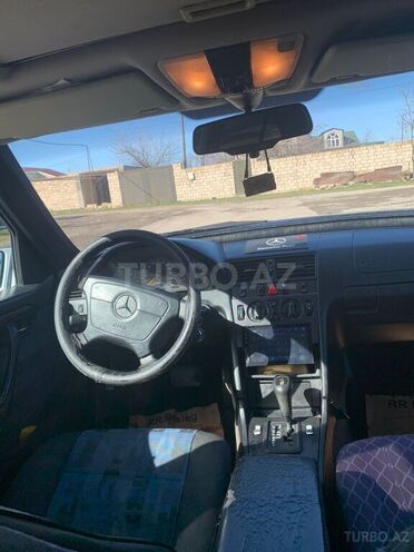 Mercedes C 230 1997, 495,000 km - 2.3 l - Quba