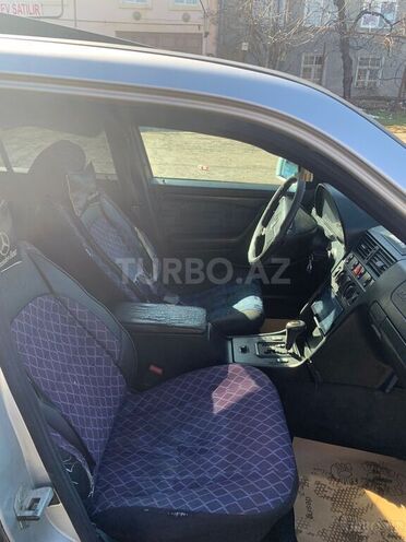 Mercedes C 230 1997, 495,000 km - 2.3 l - Quba