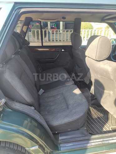 Mercedes E 200 1995, 255,555 km - 2.0 l - Saatlı