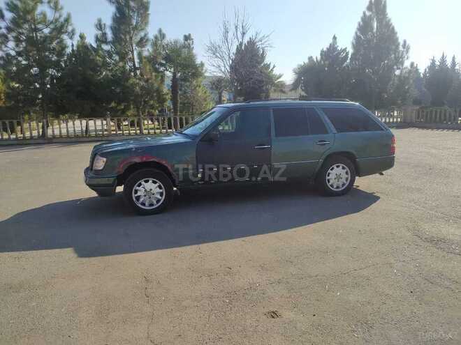 Mercedes E 200 1995, 255,555 km - 2.0 l - Saatlı