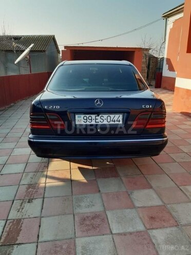 Mercedes E 270 2000, 50,000 km - 2.7 l - Bakı