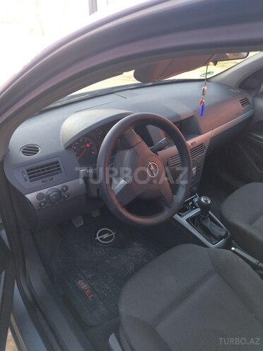 Opel Astra 2004, 182,000 km - 1.4 л - Bakı