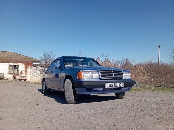 Mercedes 190 1989, 266,366 km - 2.0 l - Saatlı