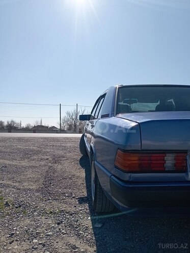 Mercedes 190 1989, 266,366 km - 2.0 l - Saatlı