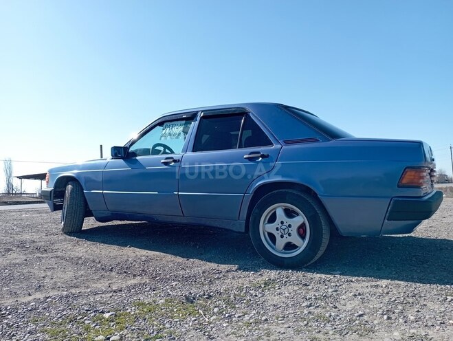 Mercedes 190 1989, 266,366 km - 2.0 l - Saatlı