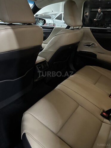 Lexus ES 300h 2021, 44,000 km - 2.5 л - Bakı