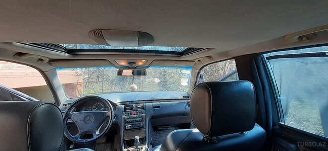 Mercedes E 220 1999, 468,000 km - 2.2 l - Masallı