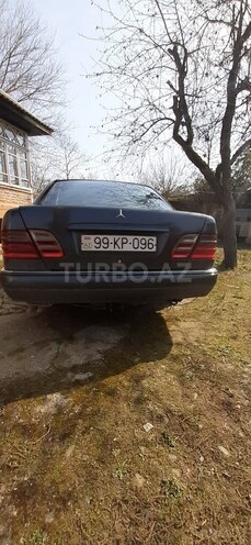 Mercedes E 220 1999, 468,000 km - 2.2 l - Masallı