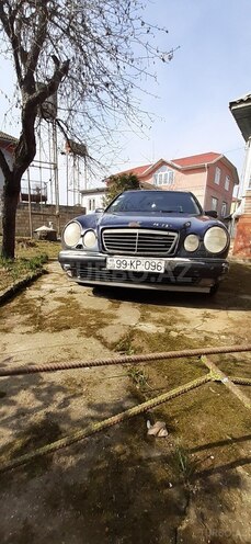 Mercedes E 220 1999, 468,000 km - 2.2 l - Masallı