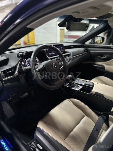 Lexus ES 300h 2021, 44,000 km - 2.5 л - Bakı