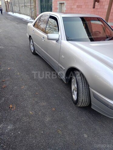 Mercedes E 290 1998, 387,285 km - 2.9 л - Qəbələ