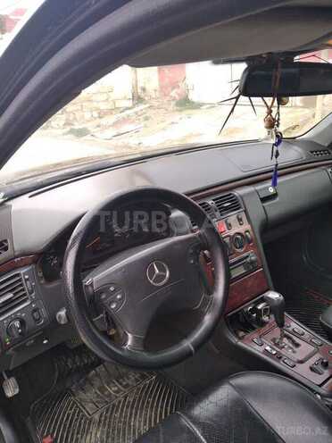 Mercedes E 220 2002, 365,615 km - 2.2 l - Bakı