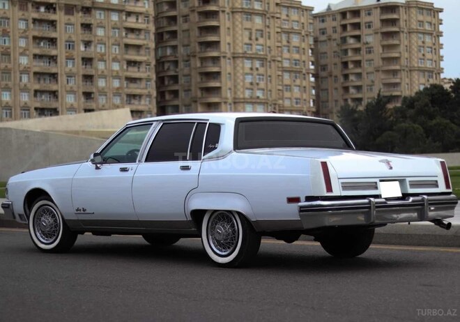 Oldsmobile Ninety Eight Regency