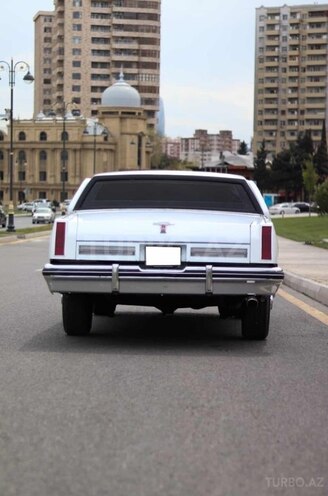 Oldsmobile Ninety Eight Regency