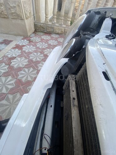 Mercedes E 220 2001, 330,000 km - 2.2 л - Bakı