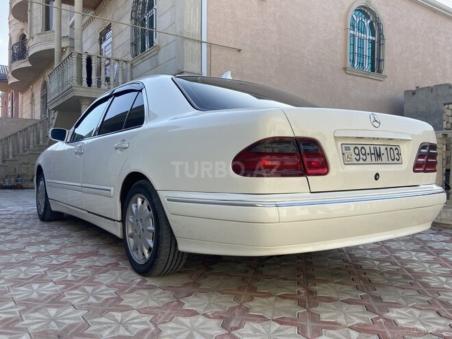 Mercedes E 220 2001, 330,000 km - 2.2 л - Bakı