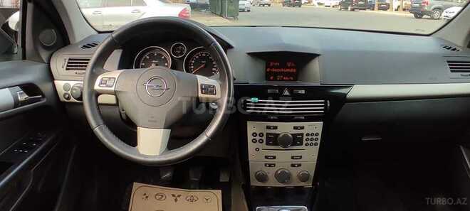 Opel Astra 2010, 143,000 km - 1.3 l - Bakı