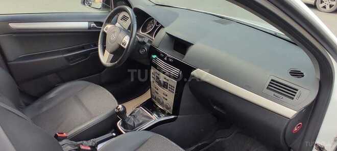 Opel Astra 2010, 143,000 km - 1.3 l - Bakı