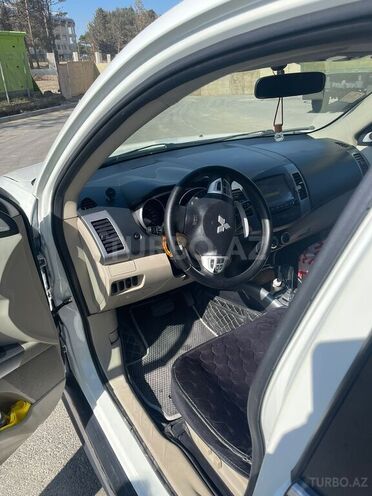 Mitsubishi Outlander 2010, 147,000 km - 3.0 l - Sumqayıt