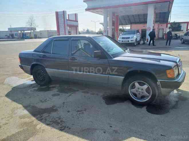Mercedes 190 1990, 467,000 km - 2.0 l - Yevlax