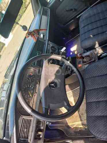 Mercedes 190 1990, 467,000 km - 2.0 l - Yevlax