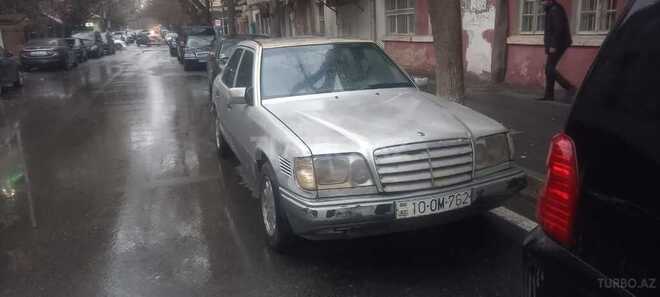 Mercedes E 250 1995, 300,000 km - 2.5 l - Bakı