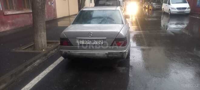 Mercedes E 250 1995, 300,000 km - 2.5 l - Bakı