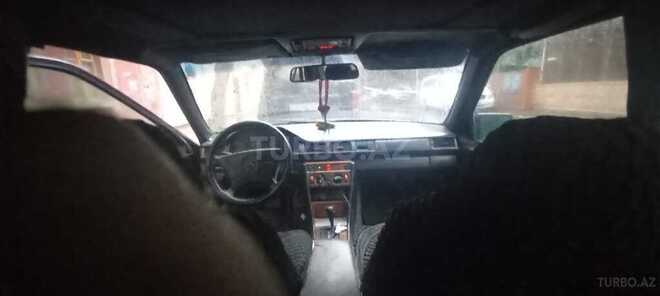 Mercedes E 250 1995, 300,000 km - 2.5 l - Bakı