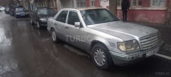 Mercedes E 250 1995, 300,000 km - 2.5 l - Bakı