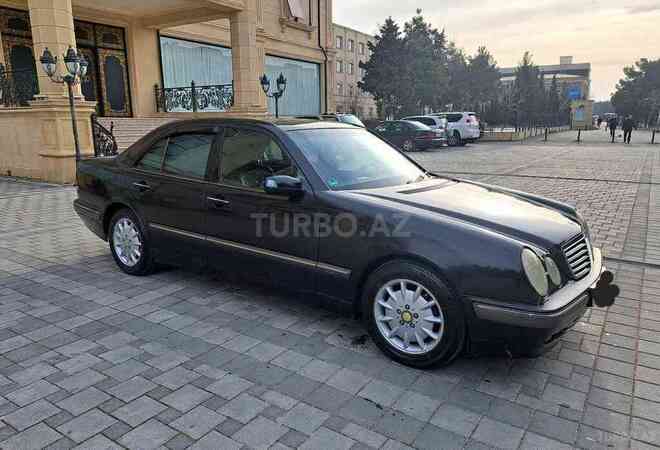 Mercedes E 220 2000, 400,000 km - 2.2 l - Sumqayıt