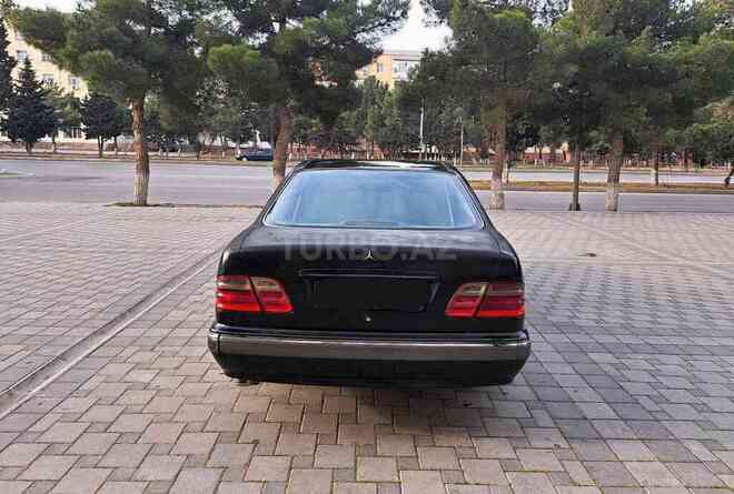 Mercedes E 220 2000, 400,000 km - 2.2 l - Sumqayıt