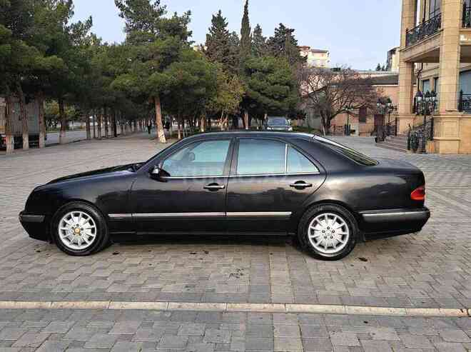 Mercedes E 220 2000, 400,000 km - 2.2 l - Sumqayıt