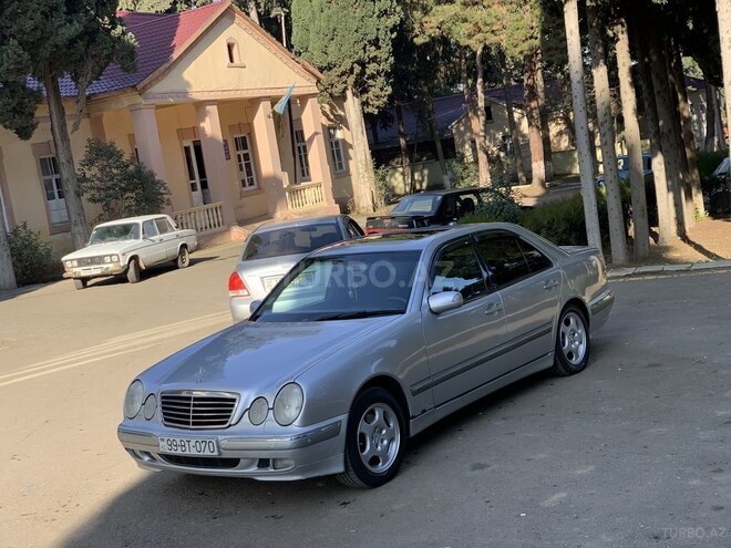 Mercedes E 280 2002, 330,000 km - 2.8 l - Tovuz