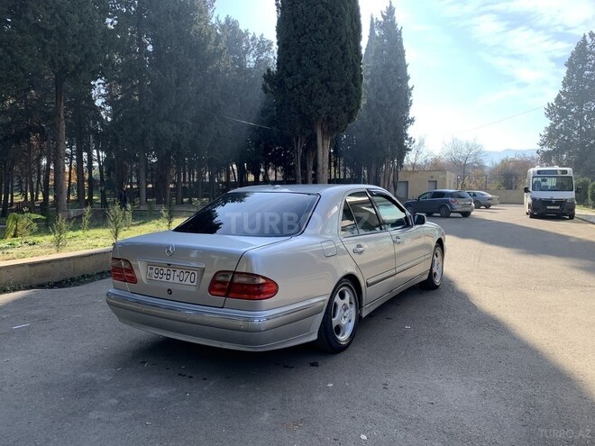 Mercedes E 280 2002, 330,000 km - 2.8 l - Tovuz