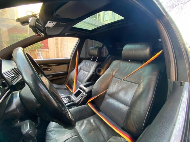 BMW 528 1998, 210,000 km - 2.8 l - Bakı