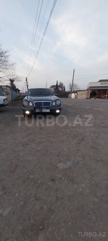 Mercedes E 240 1998, 256,777 km - 2.4 l - Masallı