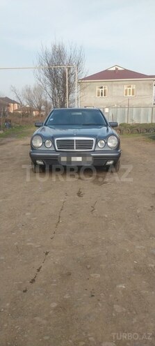 Mercedes E 240 1998, 256,777 km - 2.4 l - Masallı