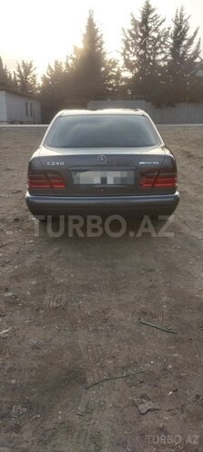 Mercedes E 240 1998, 256,777 km - 2.4 l - Masallı