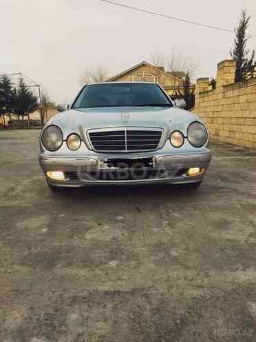 Mercedes E 220 2001, 350,000 km - 2.2 l - Bakı