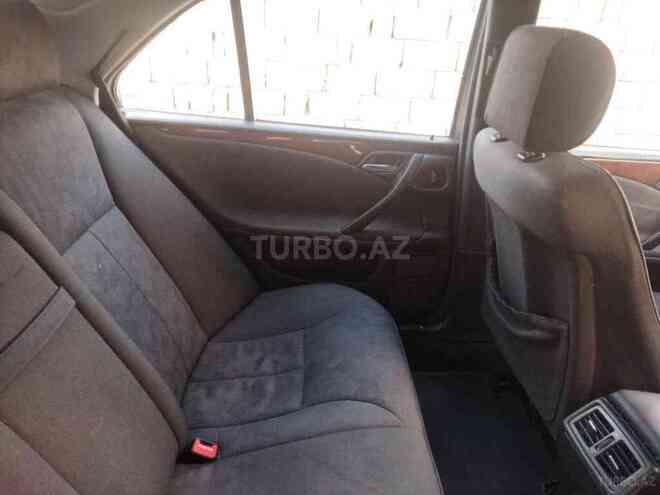 Mercedes E 220 2001, 350,000 km - 2.2 l - Bakı