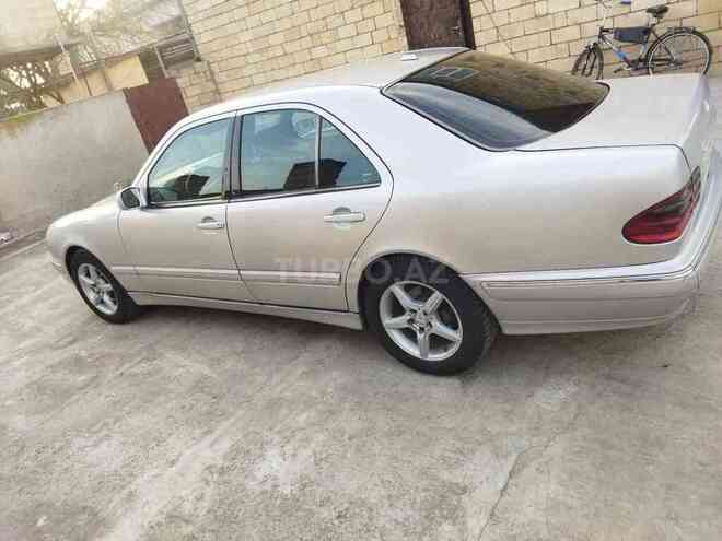 Mercedes E 220 2001, 350,000 km - 2.2 l - Bakı