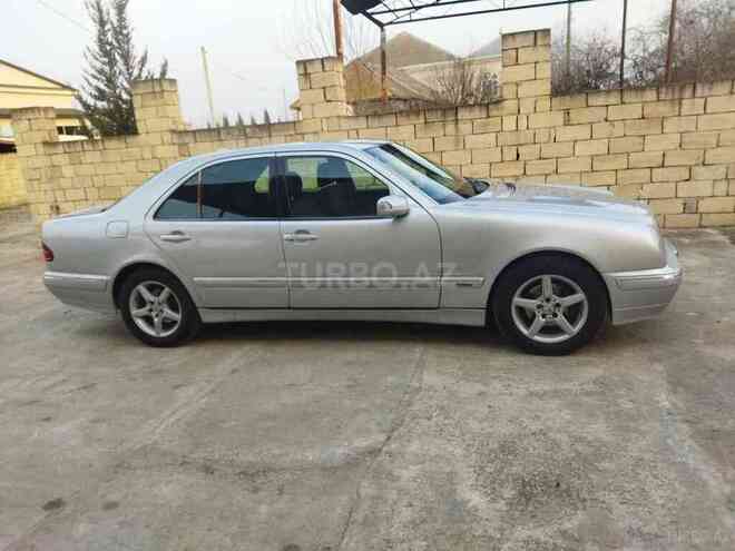 Mercedes E 220 2001, 350,000 km - 2.2 l - Bakı