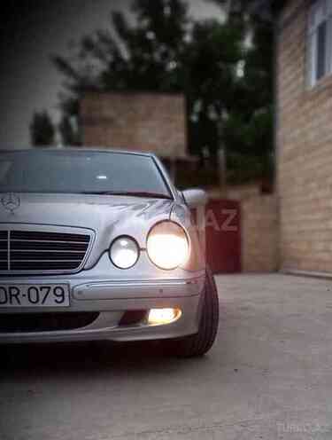 Mercedes E 220 2001, 350,000 km - 2.2 l - Bakı