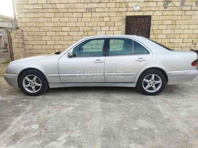Mercedes E 220 2001, 350,000 km - 2.2 l - Bakı