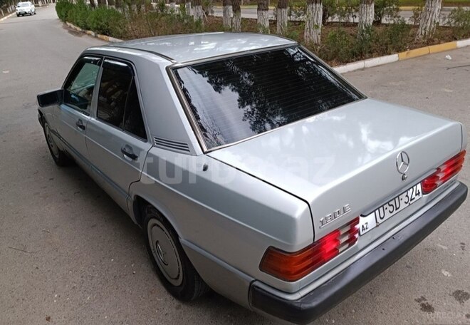 Mercedes 190 1990, 404,000 km - 2.0 л - Salyan